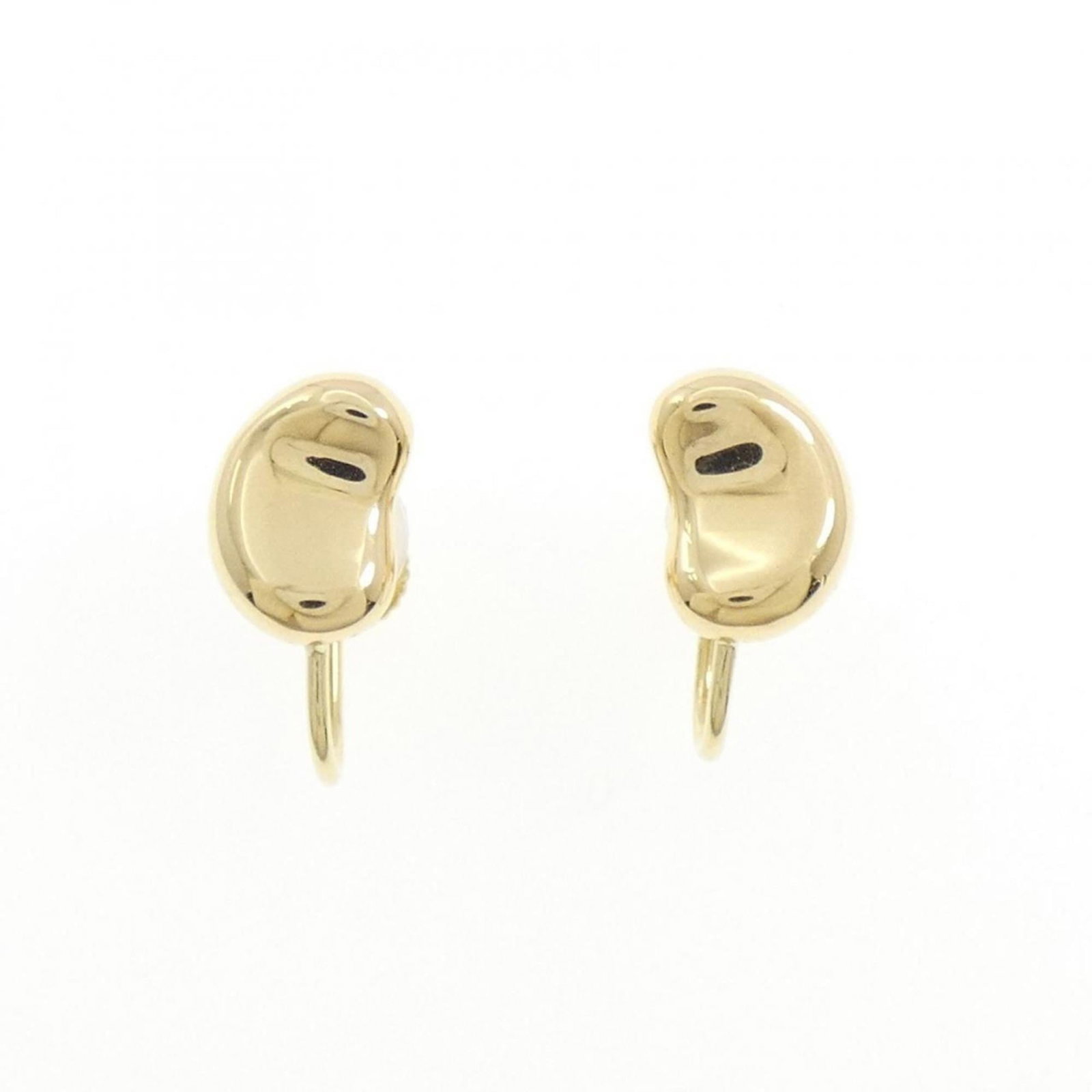Clip earrings in yellow gold 18k: Clip earrings in yellow gold 18k Yellow gold 18k clip earrings with a delicate design, measuring 11.50mm x 8.20mm in size. Made from high-quality yellow gold (18K), these earrings showcase the warm