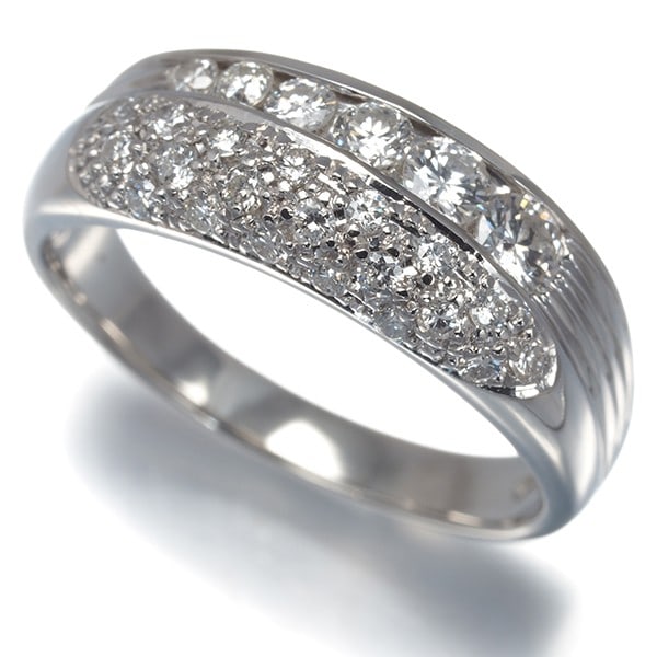Diamond 0.73Ct Paved Ring 900 Platinum: Diamond 0.73Ct Paved Ring 900 Platinum 900 Platinum Diamond Paved Ring showcases a stunning natural diamond, totaling 0.73ct, expertly set in a platinum band with a sleek design width of 7.2mm and a b