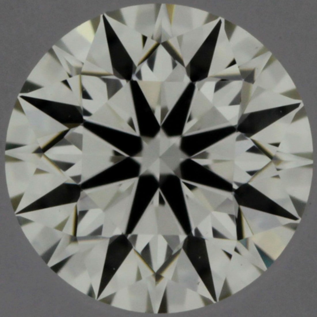 GIA Round 0.34ct L VVS1 - Loose Natural Diamond: GIA Round 0.34ct L VVS1 - Loose Natural Diamond GIA Round 0.34ct L VVS1 - Loose Natural Diamond, certified by the Gemological Institute of America (GIA) for its exceptional clarity and luster. This na