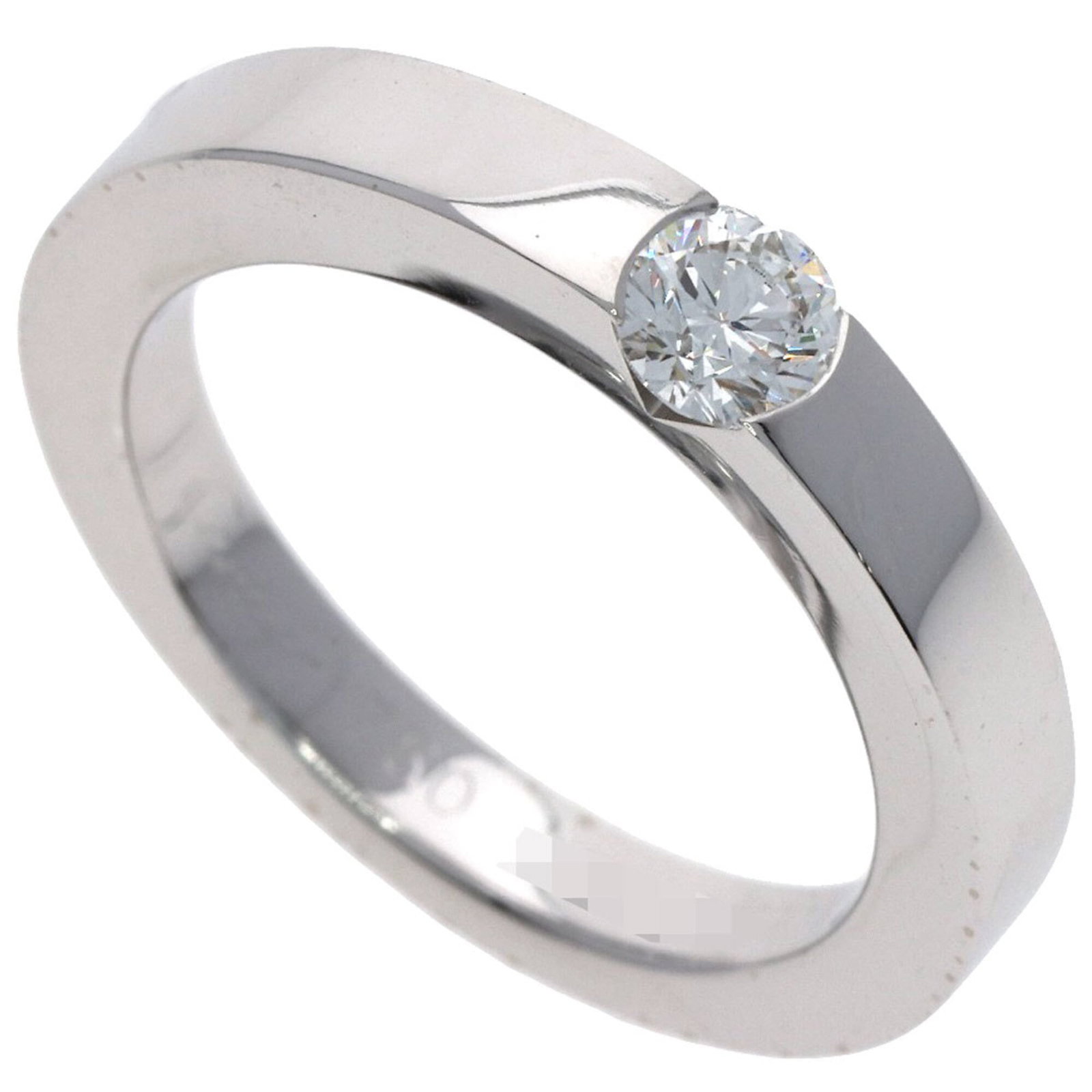 Cartier Band Ring White Gold (18K): Cartier Band Ring White Gold (18K) Cartier Band Ring White Gold (18K) features a diamond stone and is crafted from 18K white gold. This women's band ring measures US size 5, offering a classic design 