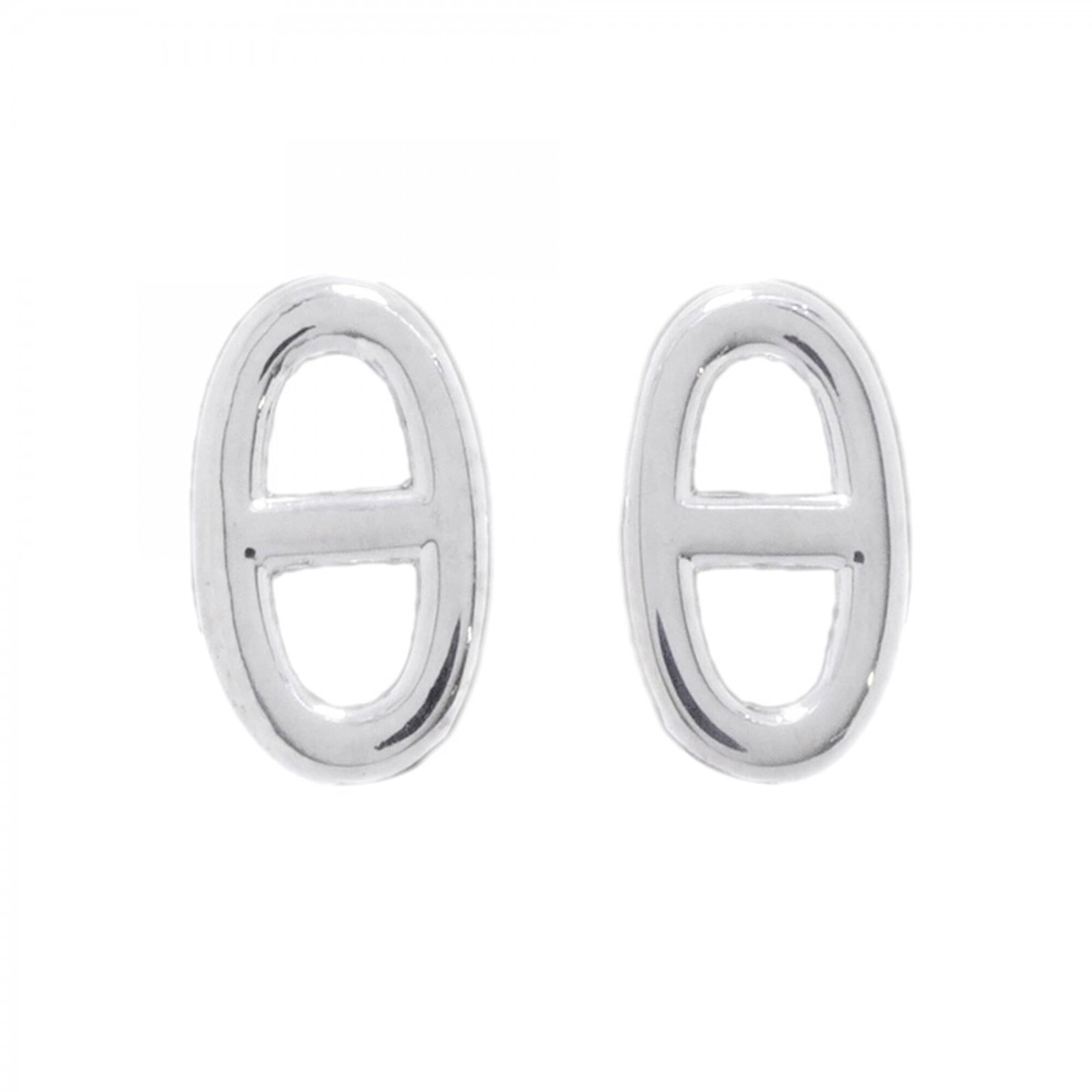 Hermes Stud Silver 925 Earrings: Hermes Stud Silver 925 Earrings Stud earrings featuring the iconic Hermes brand, crafted from high-quality silver 925. The elegant design showcases the signature style of the luxury fashion house, wit