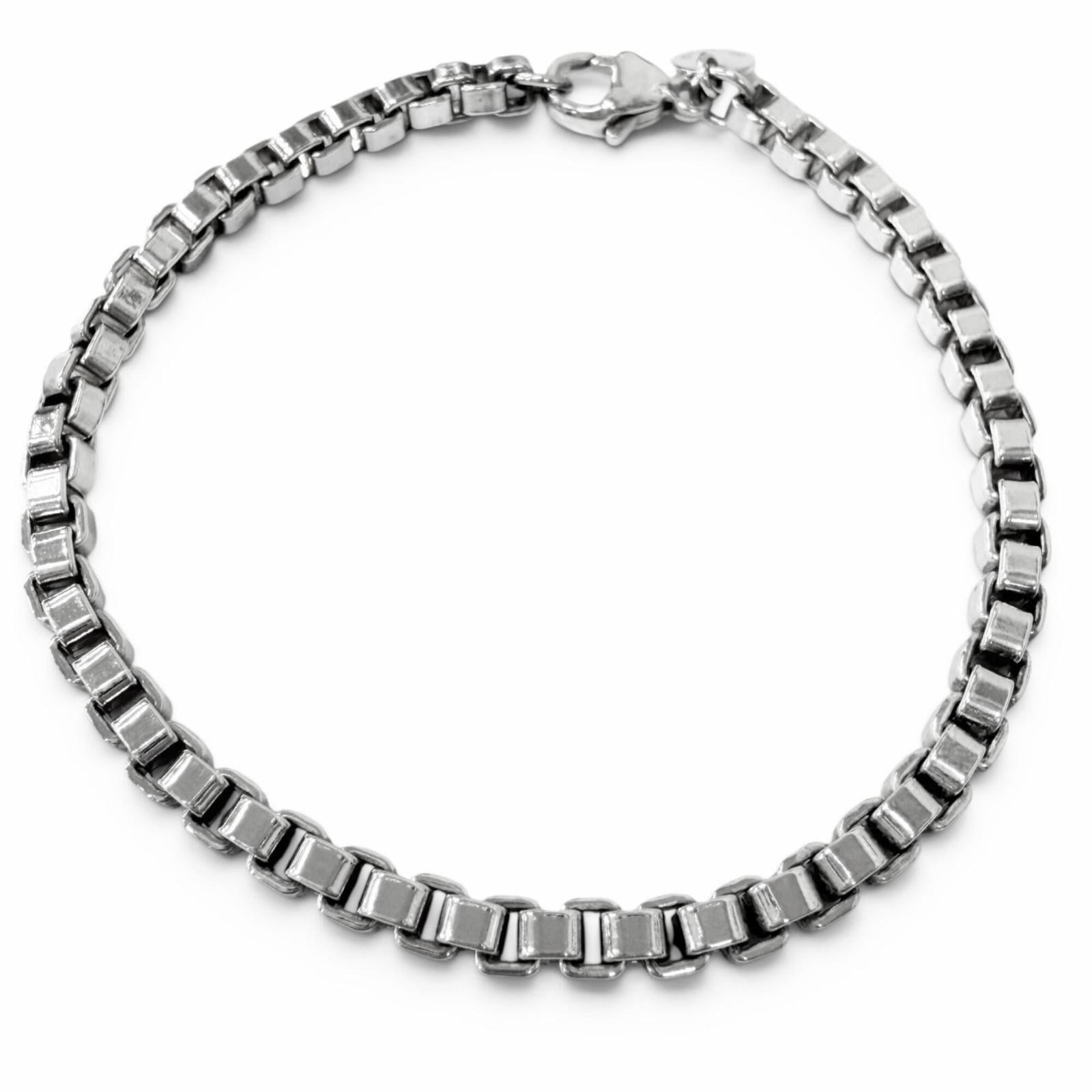 Tiffany Charm Bracelet Silver 925: Tiffany Charm Bracelet Silver 925 Silver 925 Tiffany Charm Bracelet, 19cm in length. Made from high-quality silver, this charm bracelet features the iconic Tiffany brand. A stylish and elegant accesso