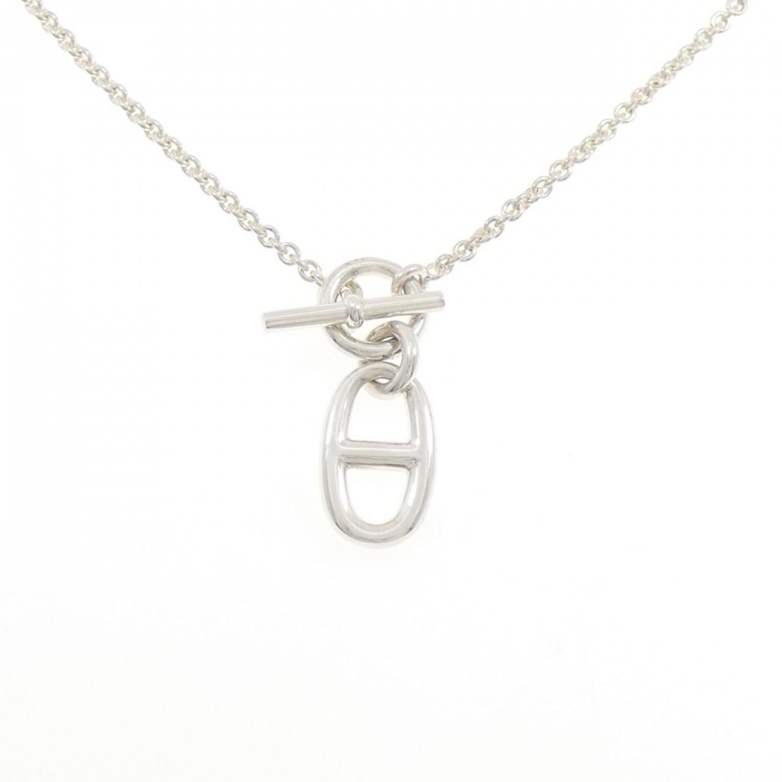 Hermes Herms Chaine D'Ancre Necklace: Hermes Herms Chaine D'Ancre Necklace Silver 925 Hermes Chaine D'Ancre Necklace with a pendant measuring 30.1mm x 11.4mm, set against a silver chain with a neck circumference of 41 cm / 16.14''. This e