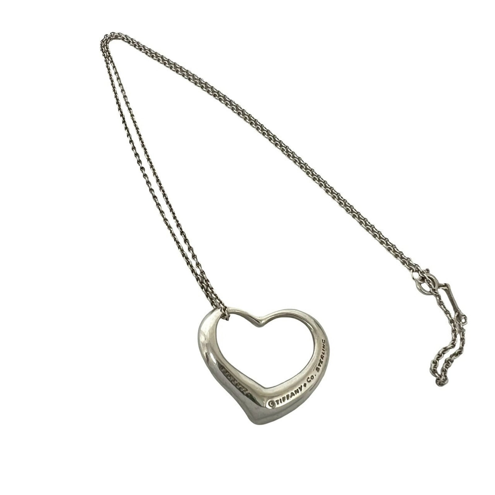 Tiffany&Co. Tiffany Vintage Open Heart Necklace Sterling Silver 925 Pendant Accessory 1630A: Tiffany&Co. Tiffany Vintage Open Heart Necklace Sterling Silver 925 Pendant Accessory 1630A Sterling Silver Tiffany&Co. Necklace with an Open Heart Pendant, measuring 23mm x 27mm, set in a silver 925