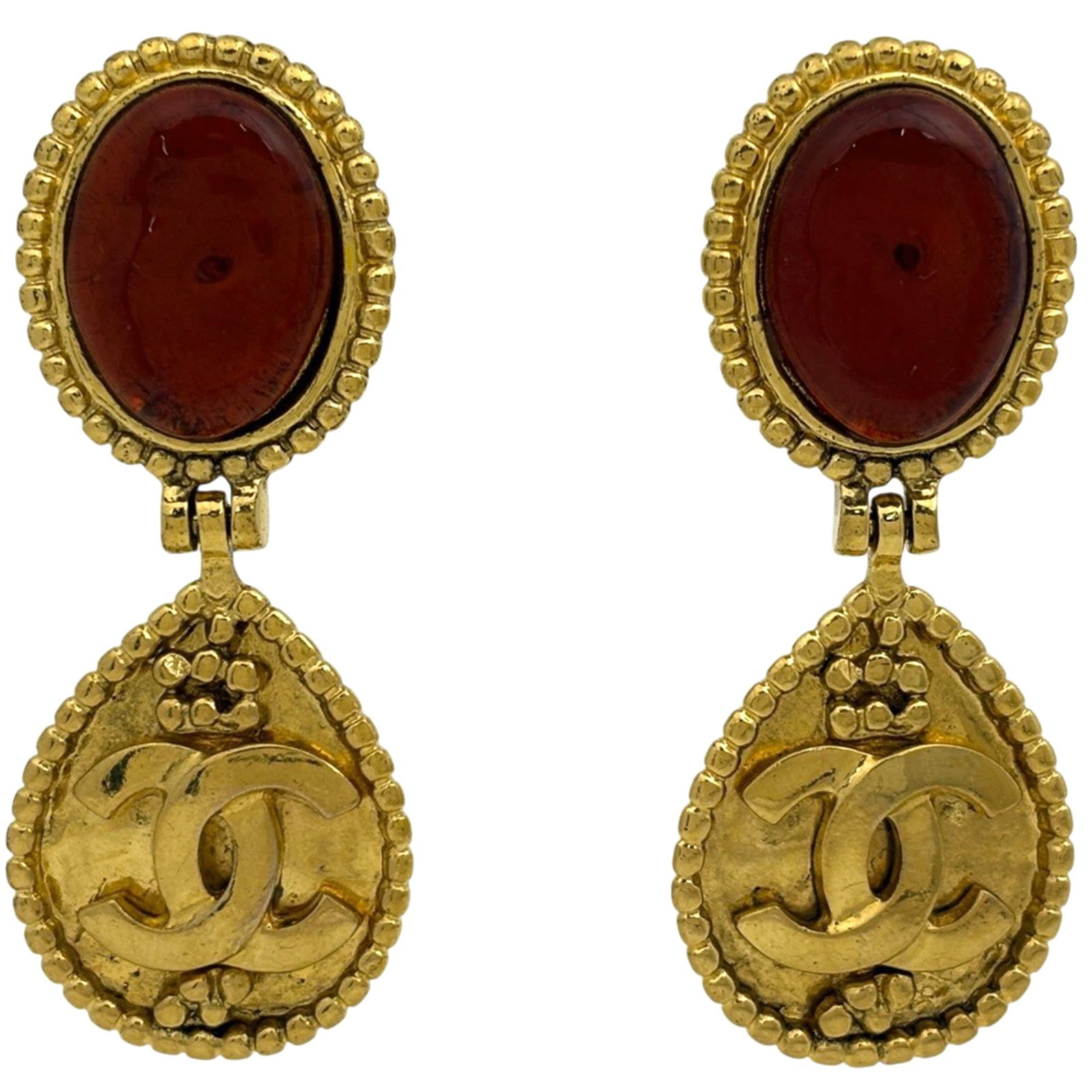 Chanel Clip Earrings Gold Plating: Chanel Clip Earrings Gold Plating Gold-plated clip earrings from Chanel, measuring 55.00mm x 22.00mm in size, with a gold finish. These elegant earrings feature the iconic Chanel design and are made f