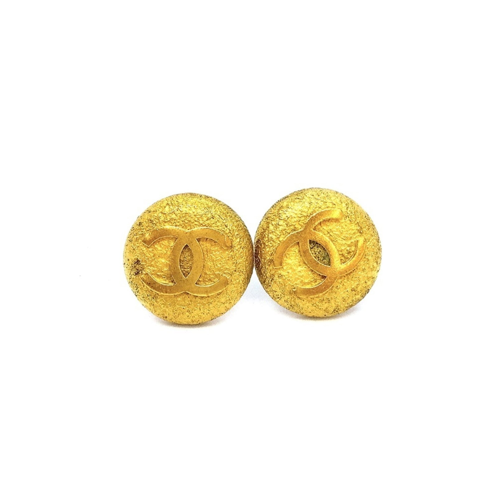 Chanel Clip Earrings Gold Plating: Chanel Clip Earrings Gold Plating Chanel Clip Earrings in Gold Plating stand out with their sleek, modern design. Made from gold plating, these earrings boast a luxurious touch and shine with a subtle