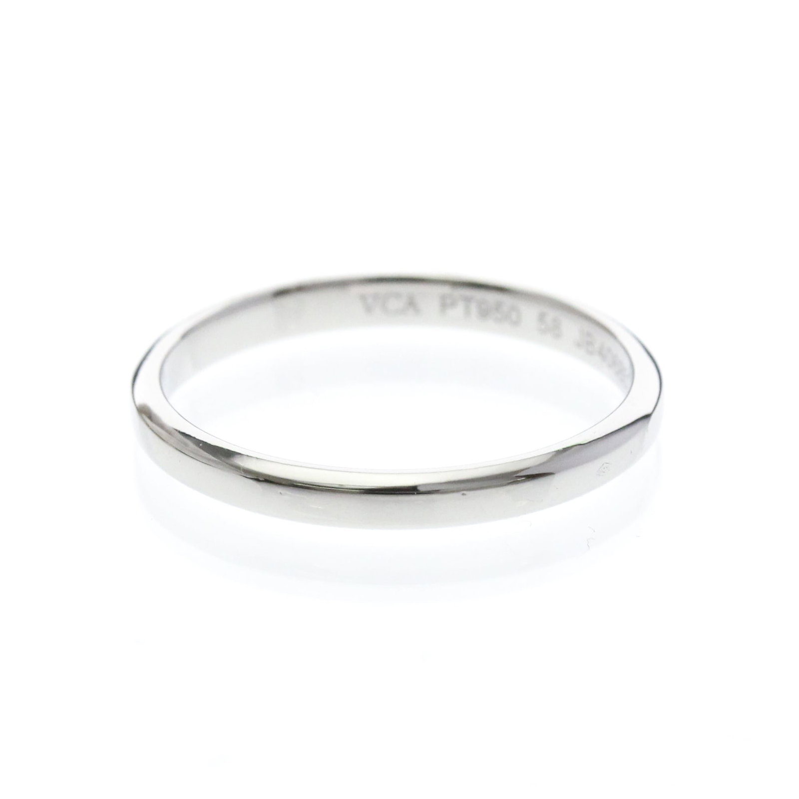 Platinum Band Ring by Van Cleef & Arpels: Platinum Band Ring by Van Cleef & Arpels Platinum band ring by Van Cleef & Arpels, featuring a sleek and modern design with a 58 US size and 2.5mm width, crafted from high-quality platinum metal (950 