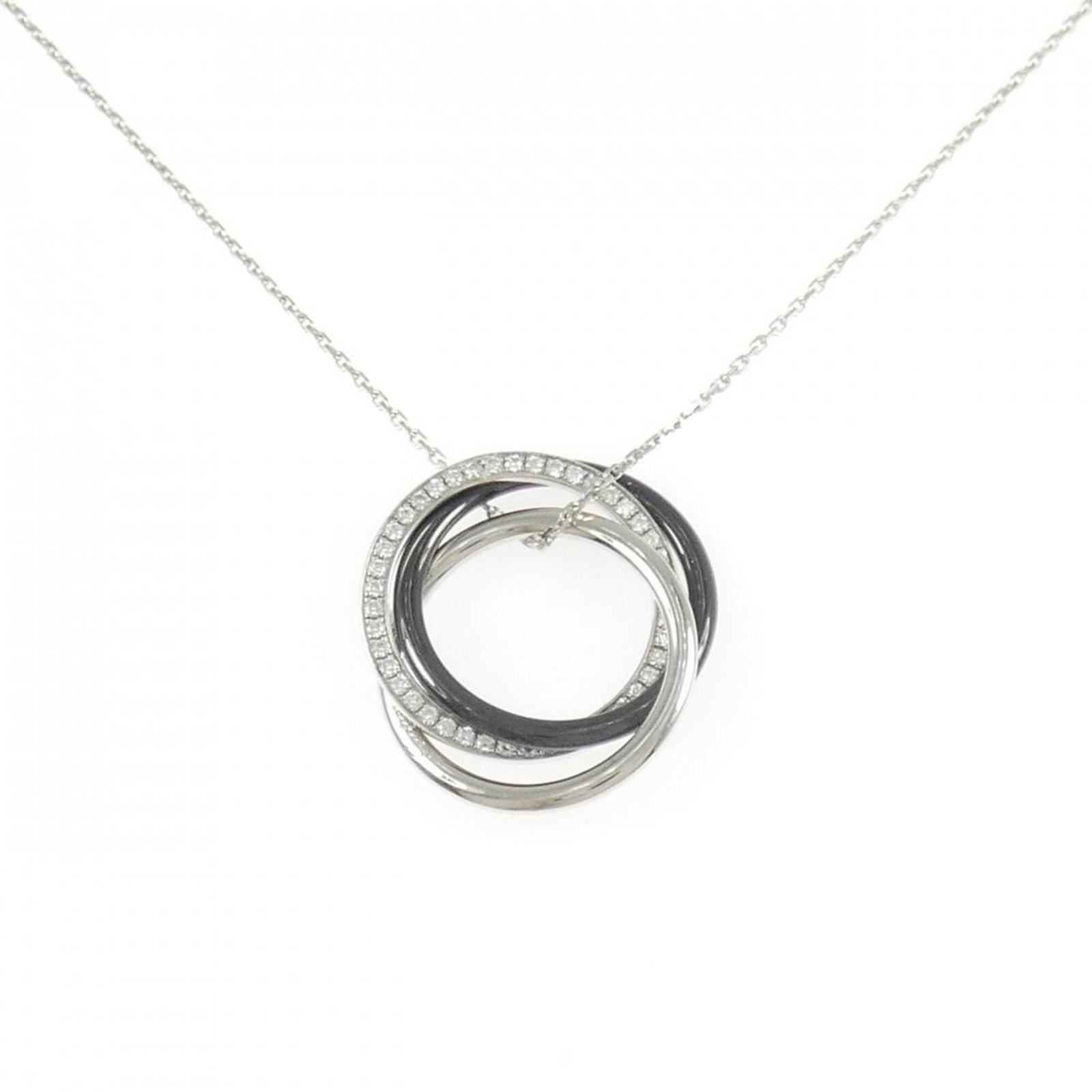 Black White Cartier Necklace: Black White Cartier Necklace Black White Cartier Necklace features a ceramic and white gold (18K) design with a pendant size of 21mm x 21.7mm, suitable for neck circumferences ranging from 42 cm to