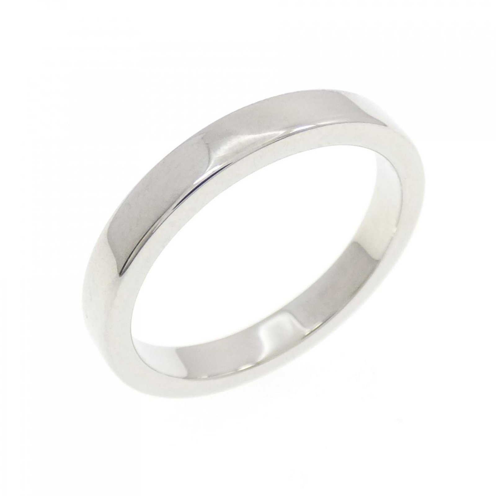 Bvlgari Band Ring Platinum 950: Bvlgari Band Ring Platinum 950 Platinum 950 band ring from Bvlgari, available in US size 7. This elegant piece features platinum material and a classic design that adds sophistication to any outfit. A