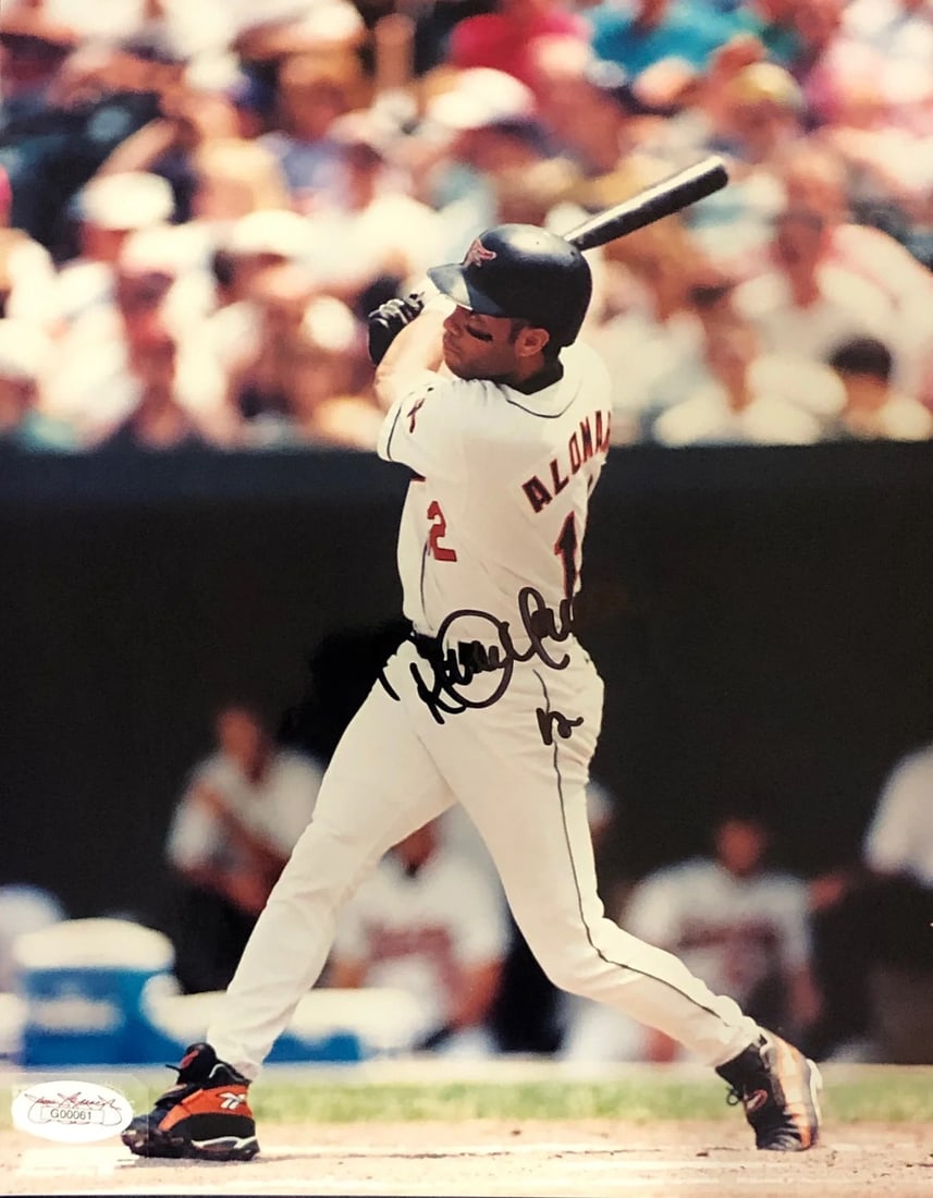 Roberto Alomar Autographed 8x10 Photo (JSA): Roberto Alomar Autographed 8x10 Photo (JSA) Item Specifics: Brand: James Spence Authentication (JSA) Roberto Alomar Autographed 8x10 Photo (JSA)-Baltimore Orioles.Signed in sharpie across the front of