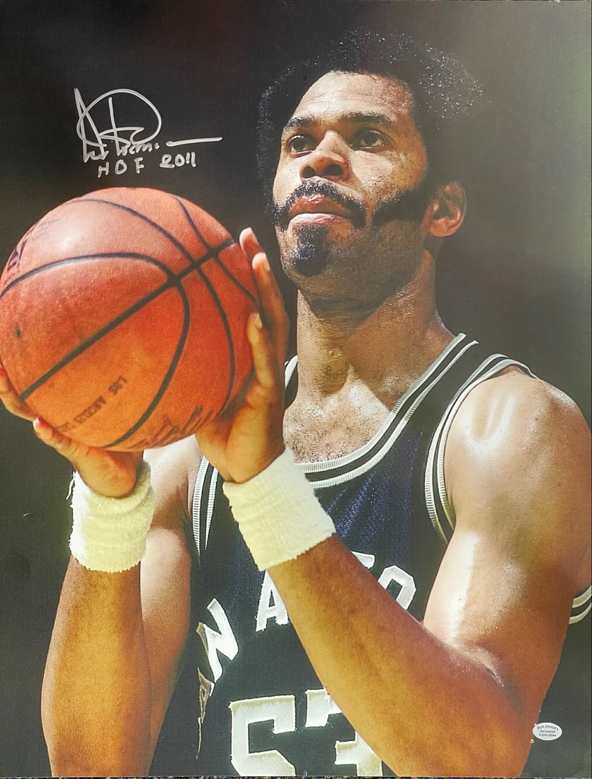 Artis Gilmore Autographed 16x20 Basketball Photo (1 of 1)