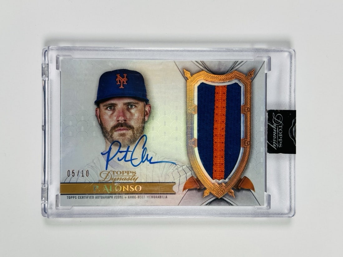 2024 TOPPS DYNASTY PETE ALONSO #DAP-PA7 DYNASTIC DEED GAME PATCH AUTO/ 10: 2024 TOPPS DYNASTY PETE ALONSO #DAP-PA7 DYNASTIC DEED GAME PATCH AUTO/ 10 Pete Alonso's game patch auto/10, a rare and unique piece from the 2024 Topps Dynasty set, bears the legendary slugger's hard 