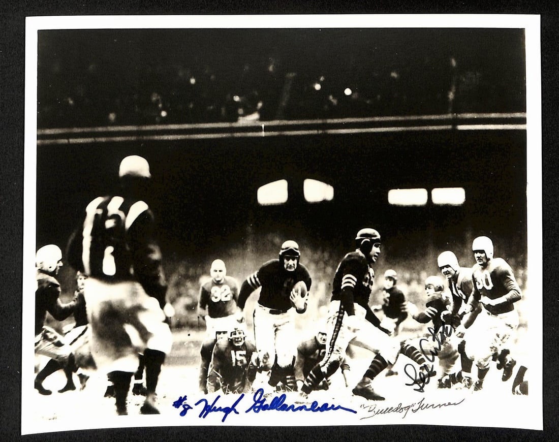 Hugh Gallarneau/ Lee Artoe/ Bulldog Turner Signed 8x10 Photo 12/ 7/ 1941 NFL 196010: Hugh Gallarneau/ Lee Artoe/ Bulldog Turner Signed 8x10 Photo 12/ 7/ 1941 NFL 196010 The 8x10 photo features Hugh Gallarneau, Lee Artoe, and Bulldog Turner, three notable figures from the NFL in 1941.