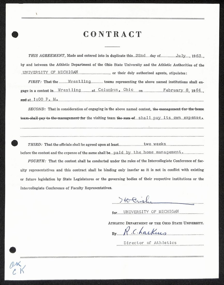 Fritz Crisler HOF Michigan Head Coach Signed/ Auto Contract PSA BA198995: Fritz Crisler HOF Michigan Head Coach Signed/ Auto Contract PSA BA198995 Fritz Crisler, the legendary Michigan head coach, has signed his auto contract in bold and enduring ink. This impressive piece 
