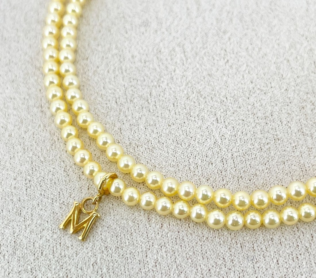 Mikimoto Golden Akoya Baby Pearl 18k Yellow Gold Beaded Necklace Rare: Mikimoto Golden Akoya Baby Pearl 18k Yellow Gold Beaded Necklace Rare Item Specifics: Closure: Spring Ring Color: Yellow Main Stone Color: Gold Material: 18k Metal: Yellow Gold Materials Sourced From: