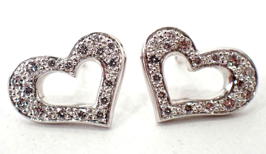 Open Heart Diamond 18k White Gold Stud Pave Set Limelight Piaget: Open Heart Diamond 18k White Gold Stud Pave Set Limelight Piaget Item Specifics: Antique: No Shape: Heart Closure: La Pousette Occasion: Anniversary Birthday Christening Christmas Confirmation/Communi
