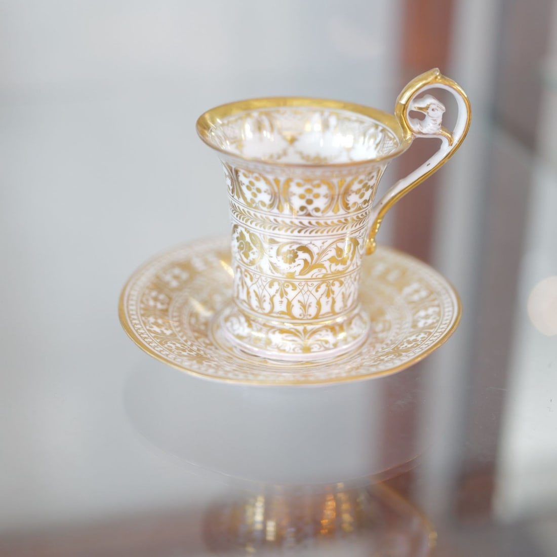 Dresden Richard Klemm Gilt Bird handle Chocolate Cup Saucer Antique collectible: Dresden Richard Klemm Gilt Bird handle Chocolate Cup Saucer Antique collectible Item Specifics: Origin: NA Number Of Items In Set: NA Shape: NA Signed By: NA Occasion: NA Keeps Cold For: NA Vintage: N