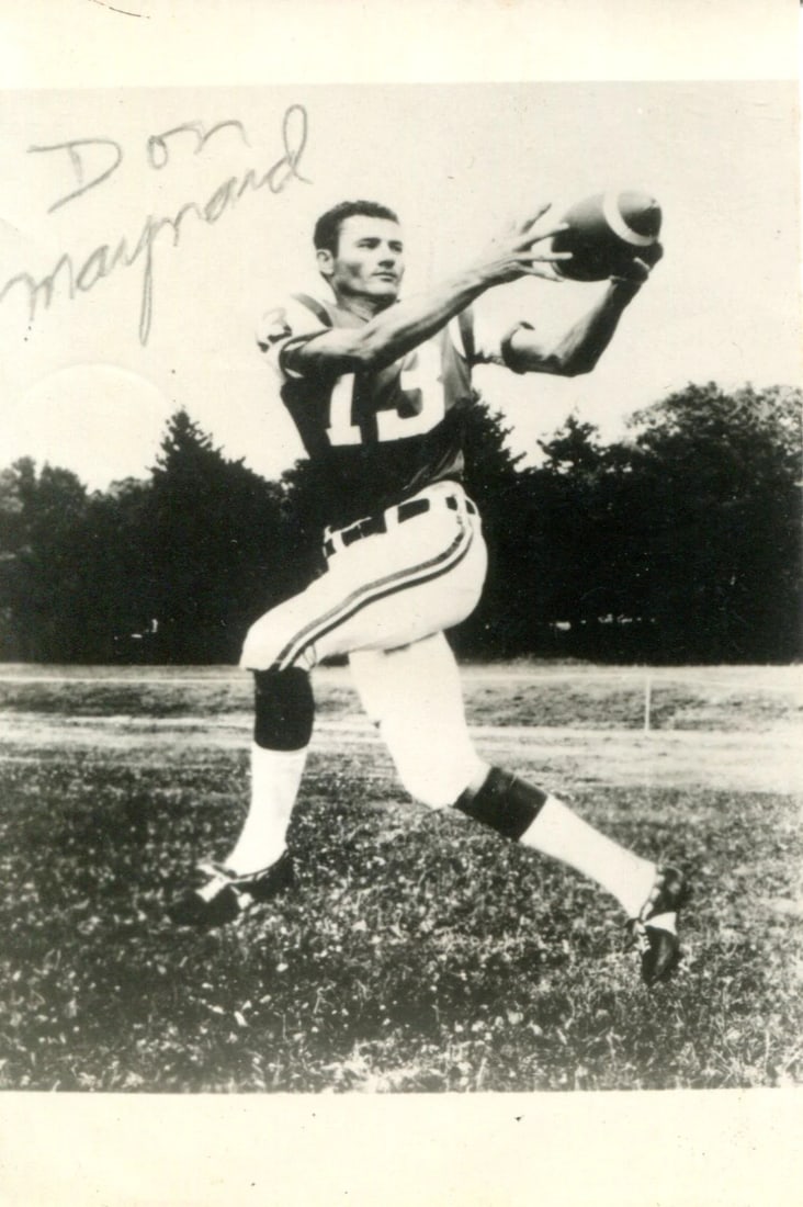 Don Maynard Autographed Postcard (JSA): Don Maynard Autographed Postcard (JSA) Don Maynard's black pen signature on the front of this 3x5 postcard provides a unique glimpse into the life and career of the legendary NFL wide receiver. Accomp