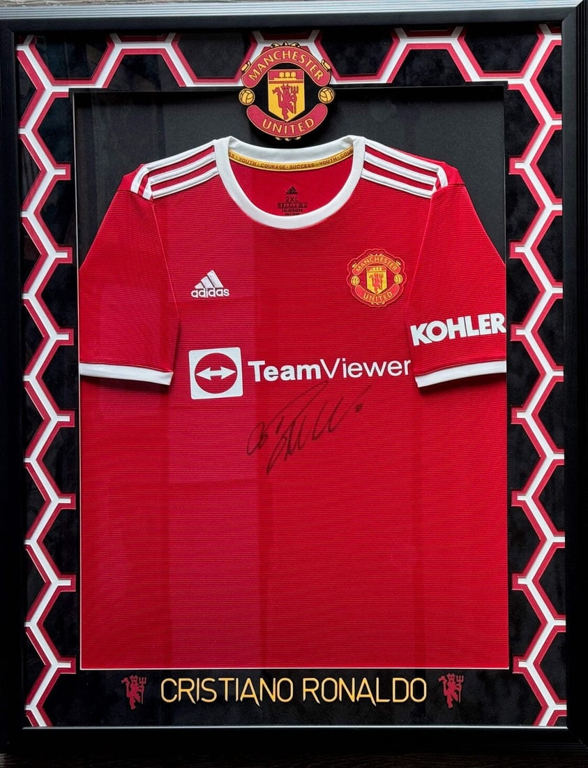 Cristiano Ronaldo Autographed Framed Manchester United Home Kit (BVG) (1 of 5)