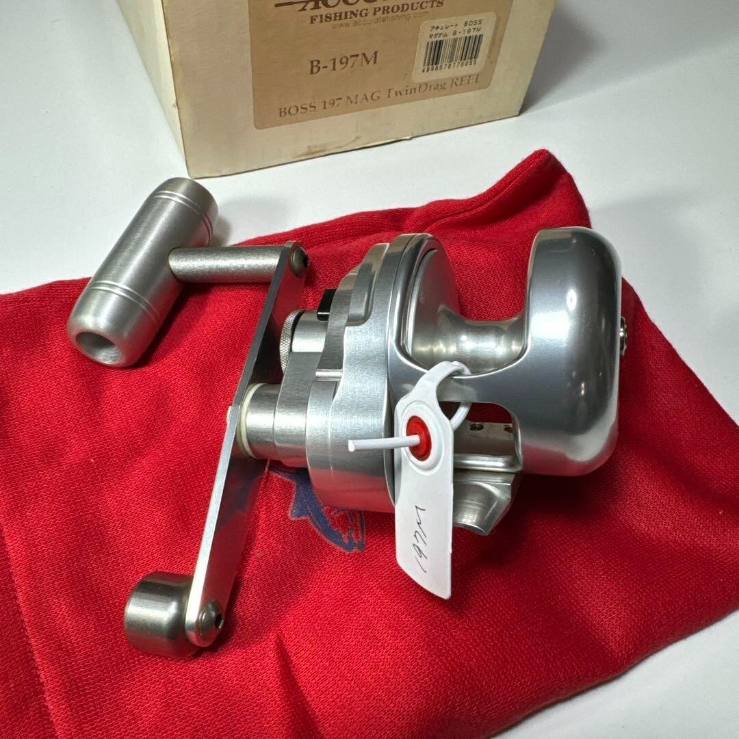 BOSS Magnum Twin Drag Reel 197 Accurate: BOSS Magnum Twin Drag Reel 197 Accurate Item Specifics: Brand: Accurate Hand Retrieve: na Fishing Type: na Fish Species: na Drag Style: na Reel Type: na Product Disclaimer: Measurements approximate; c