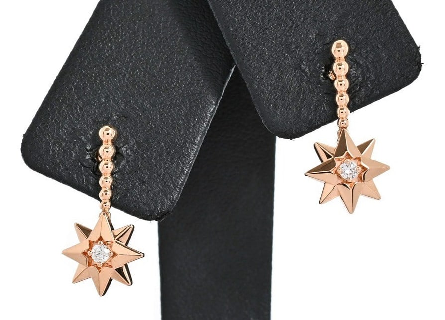 Dior Etoile des Vents 18k Rose Gold Star Dangle Drop Earrings with Paper Box: Dior Etoile des Vents 18k Rose Gold Star Dangle Drop Earrings with Paper Box Item Specifics: Shape: Star Main Stone Creation: Natural Closure: La Pousette Occasion: Anniversary Birthday Christening Mo