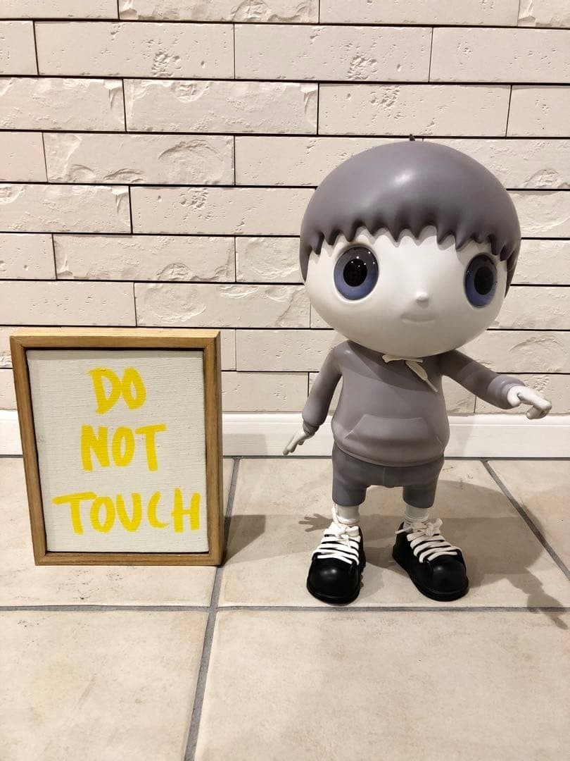 Javier Calleja Do Not Touch Grey Sculpture 2020 Signed Limited Edition 250 Box: Javier Calleja Do Not Touch Grey Sculpture 2020 Signed Limited Edition 250 Box Item Specifics: Artist: Javier Calleja Unit Of Sale: Single Piece Size: Medium (up to 36in.) Signed: Yes Period: Contempo