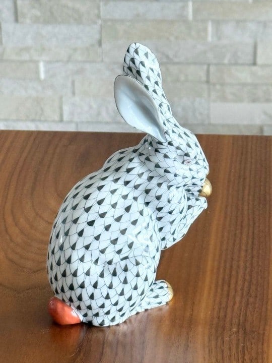 HEREND Zodiac Figurine Rabbit 2001 Hand Painted Fishnet W 4.3in Rare Collectible: HEREND Zodiac Figurine Rabbit 2001 Hand Painted Fishnet W 4.3in Rare Collectible Item Specifics: Artist: NA Signed By: NA Occasion: NA Size: NA Item Length: NA Item Height: NA Number In Pack: NA Style