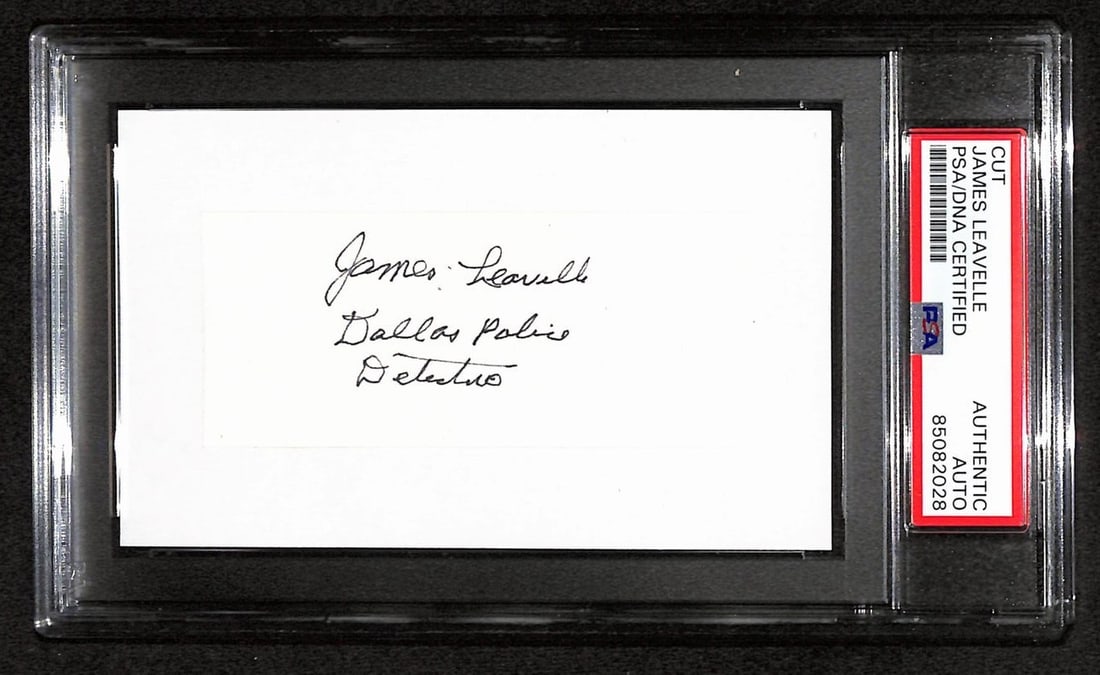 James Leavelle Signed Inscr Cut on 3x5 Index Card Police Officer DNA 184270: James Leavelle Signed Inscr Cut on 3x5 Index Card Police Officer DNA 184270 James Leavelle's name bears an inscription on this 3x5 index card, bearing the mark of a police officer from 1847. The item 