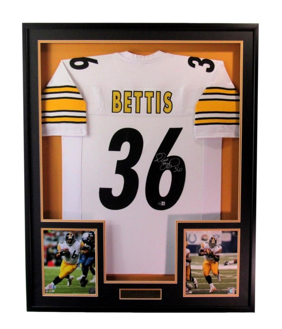 Jerome Bettis HOF Signed/ Auto Pittsburgh Steelers Jersey Framed Beckett 204010: Jerome Bettis HOF Signed/ Auto Pittsburgh Steelers Jersey Framed Beckett 204010 Jerome Bettis, the legendary running back and Hall of Famer, has signed his iconic Pittsburgh Steelers jersey. The item