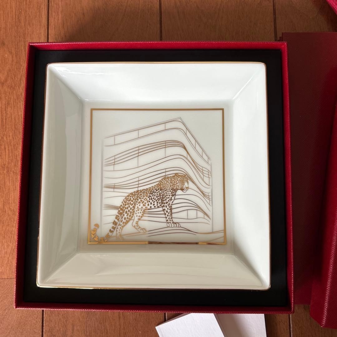 Cartier Leopard Design Square Plate White Gold Plate Porcelain Boxed Collectible (1 of 3)