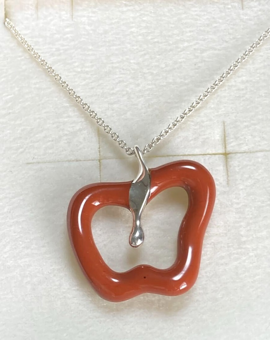 Vintage Tiffany & Co Elsa Peretti Red Apple Silver 925 Necklace Pendant Rare: Vintage Tiffany & Co Elsa Peretti Red Apple Silver 925 Necklace Pendant Rare Item Specifics: Closure: Spring Ring Occasion: Anniversary Birthday Christening Christmas Confirmation/Communion Engagement