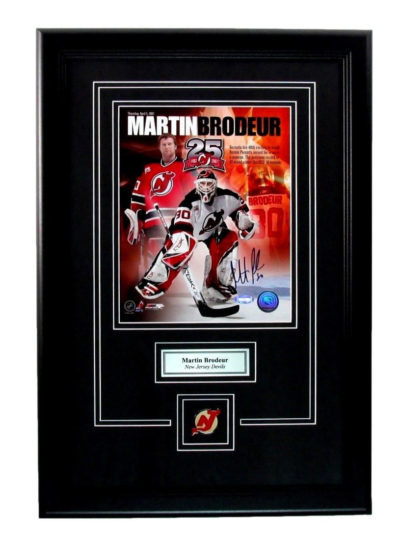 Martin Brodeur HOF Devils Signed/ Autographed 8x10 Photo Framed Steiner 203432: Martin Brodeur HOF Devils Signed/ Autographed 8x10 Photo Framed Steiner 203432 Martin Brodeur, the legendary New Jersey Devils goalie and Hockey Hall of Famer, has signed an 8x10 photo. The item is fr