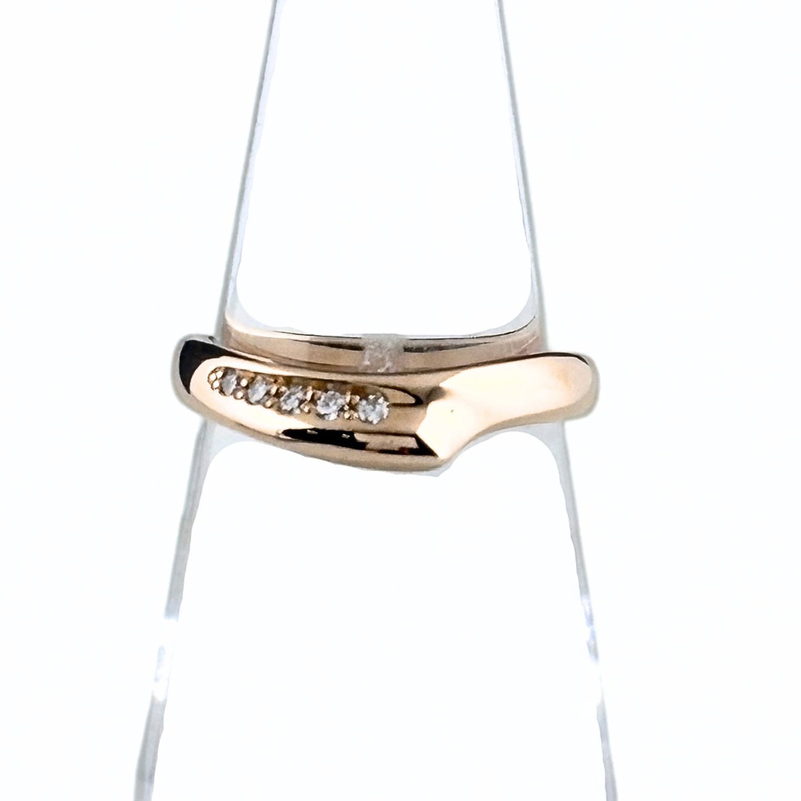 Pink Gold 18K Tiffany Band Ring: Pink Gold 18K Tiffany Band Ring Pink Gold 18K Tiffany Band Ring, a beautiful piece featuring pink gold material and a US size 4 design. This band ring showcases the iconic style of Tiffany & Co.,