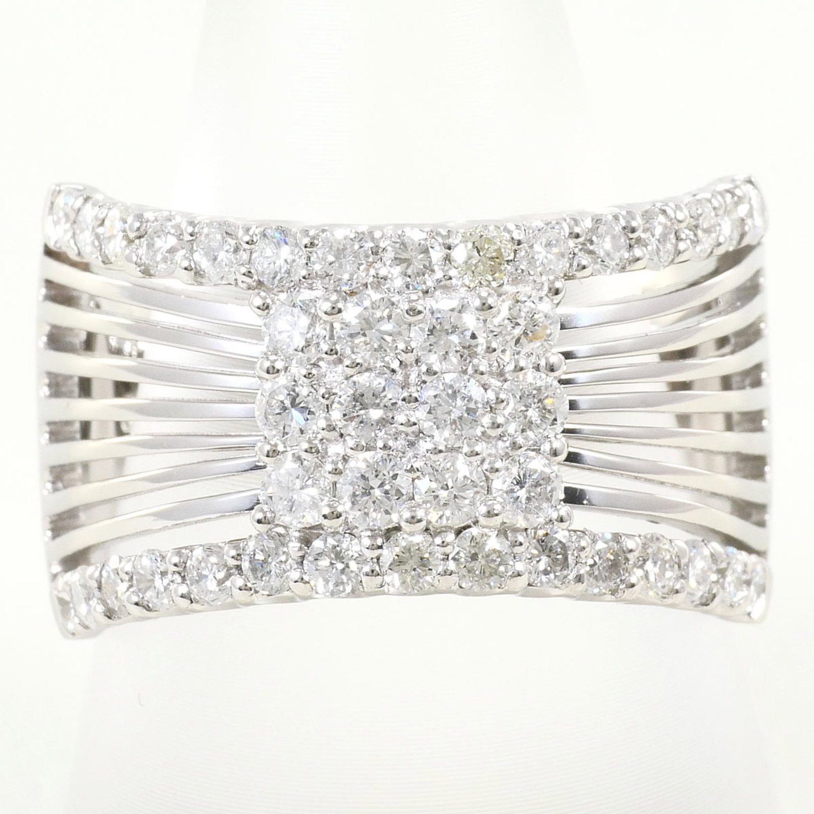 Unbranded Band Ring Platinum 900: Unbranded Band Ring Platinum 900 Platinum 900 band ring boasts a sleek design with a diamond stone, adding a touch of sophistication to any outfit. Made from high-quality platinum metal, this unbrande