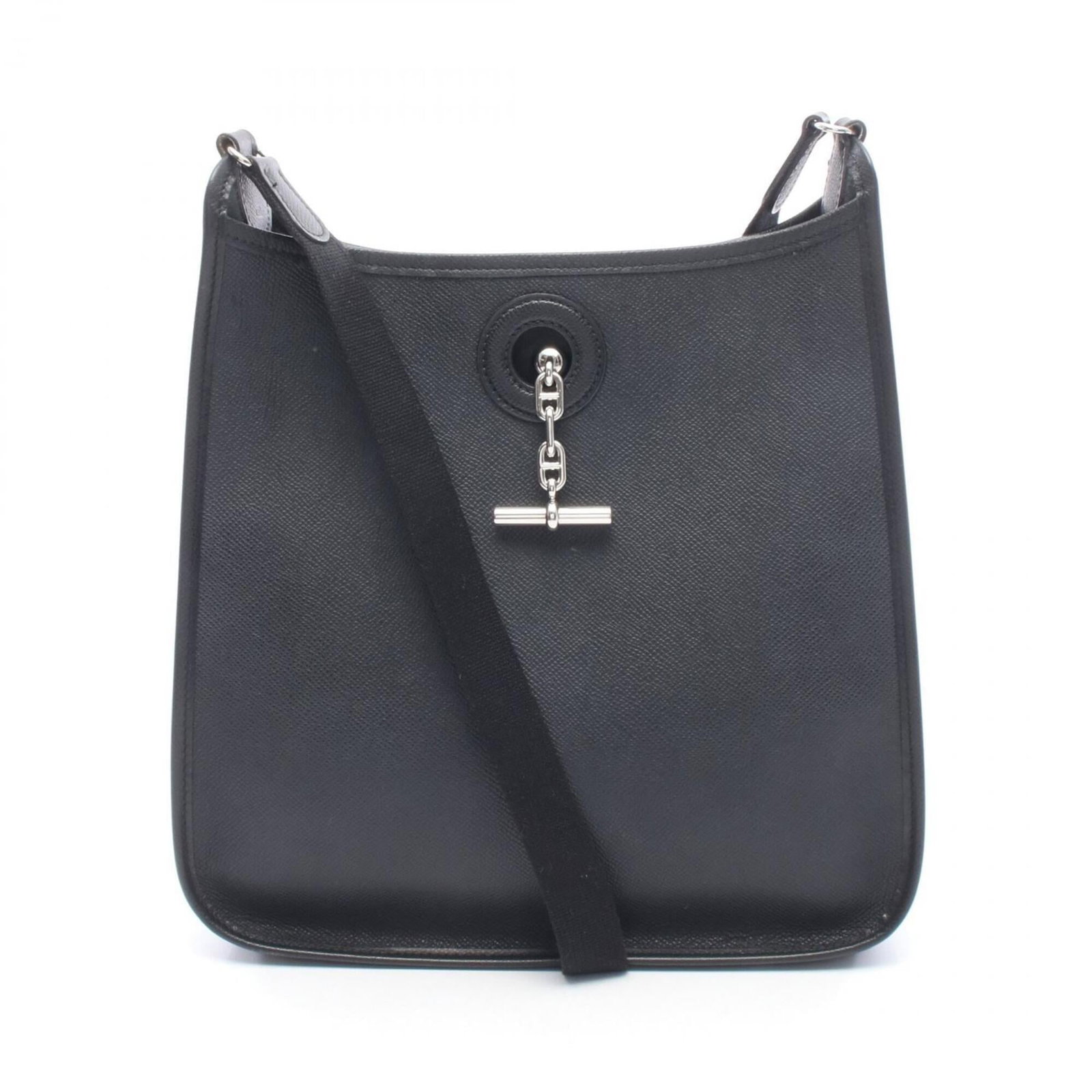 Hermes Handbag Shoulder Bag Epsom Leather: Hermes Handbag Shoulder Bag Epsom Leather Epsom leather construction provides durability and sophistication to this sleek black shoulder bag from Hermes. Measuring 28cm x 28.5cm x 7cm, it offers a com
