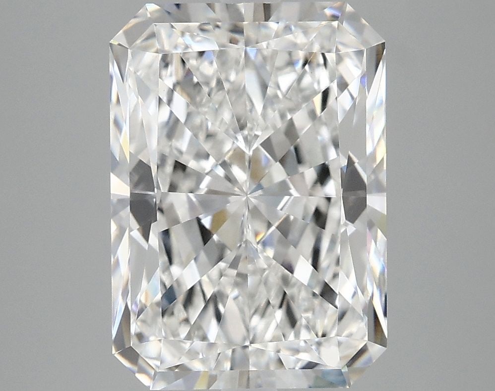 IGI Radiant 4.57ct E VVS2 - Loose Lab Diamond: IGI Radiant 4.57ct E VVS2 - Loose Lab Diamond Item Specifics: Source: This Is A Real Diamond Grown In A Lab Not Mined. Carat: 4.57 Cut: - Color: E Clarity: VVS2 Polish: EX Symmetry: EX Measurements: 1