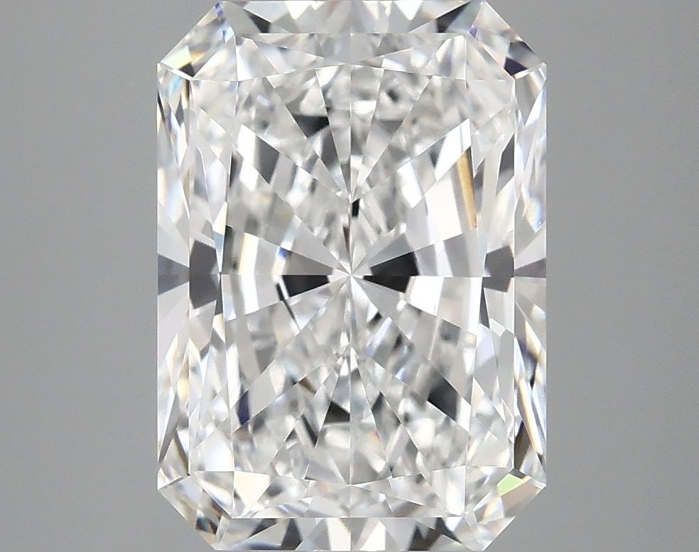 IGI Radiant 4.0ct E VVS2 - Loose Lab Diamond: IGI Radiant 4.0ct E VVS2 - Loose Lab Diamond Item Specifics: Source: This Is A Real Diamond Grown In A Lab Not Mined. Carat: 4.0 Cut: - Color: E Clarity: VVS2 Polish: EX Symmetry: EX Measurements: 11.