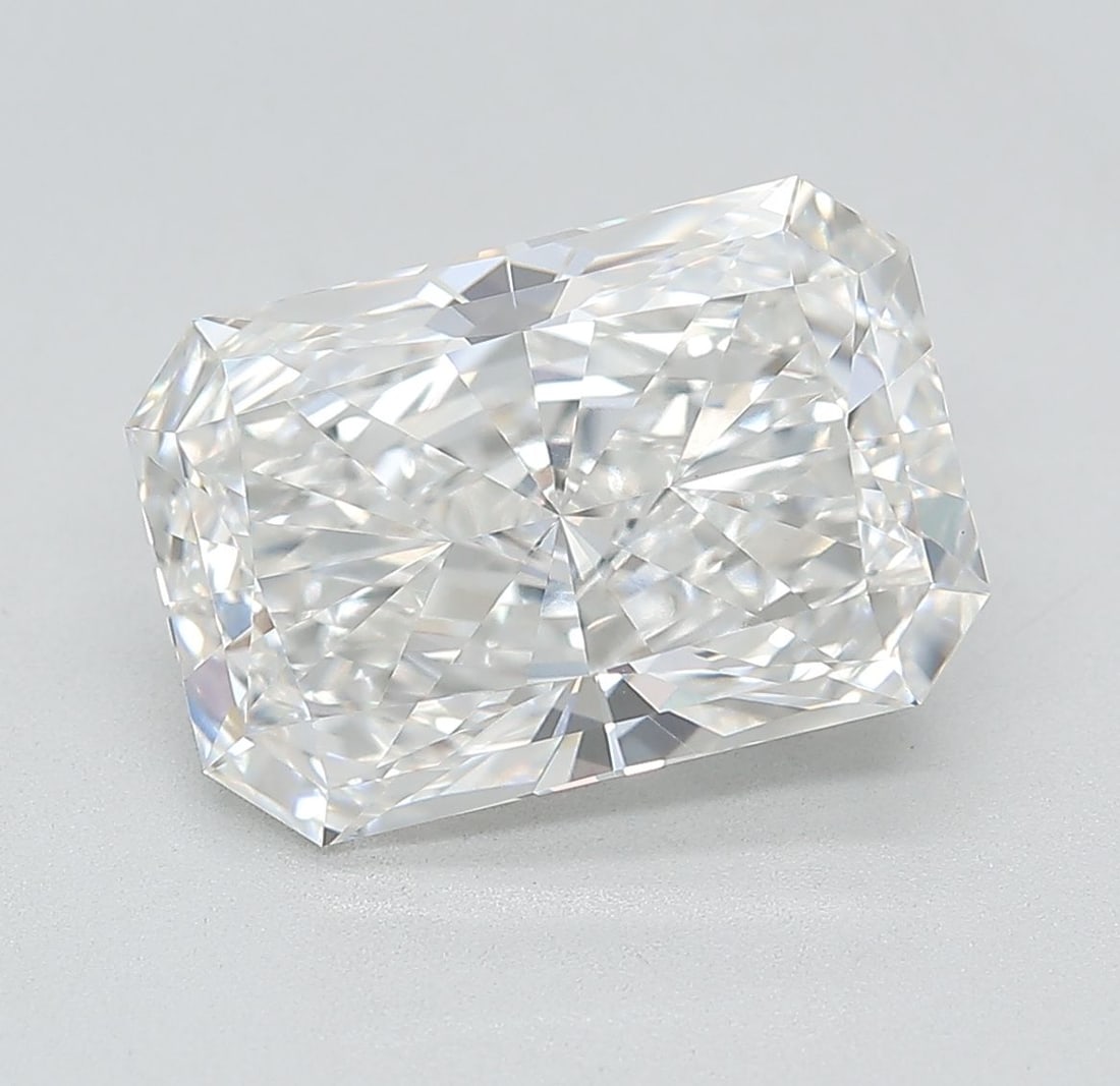 IGI Radiant 4.69ct E VVS2 - Loose Lab Diamond: IGI Radiant 4.69ct E VVS2 - Loose Lab Diamond Item Specifics: Source: This Is A Real Diamond Grown In A Lab Not Mined. Carat: 4.69 Cut: - Color: E Clarity: VVS2 Polish: EX Symmetry: EX Measurements: 1