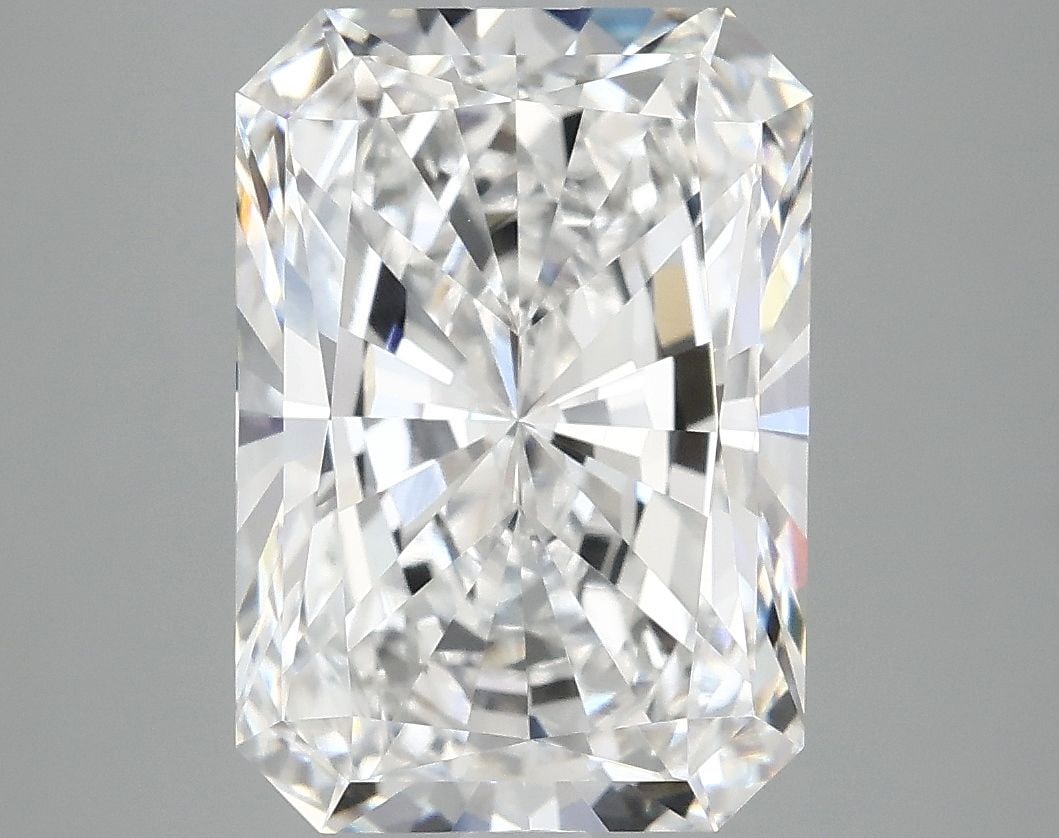 IGI Radiant 4.99ct E VVS2 - Loose Lab Diamond: IGI Radiant 4.99ct E VVS2 - Loose Lab Diamond Item Specifics: Source: This Is A Real Diamond Grown In A Lab Not Mined. Carat: 4.99 Cut: - Color: E Clarity: VVS2 Polish: EX Symmetry: EX Measurements: 1