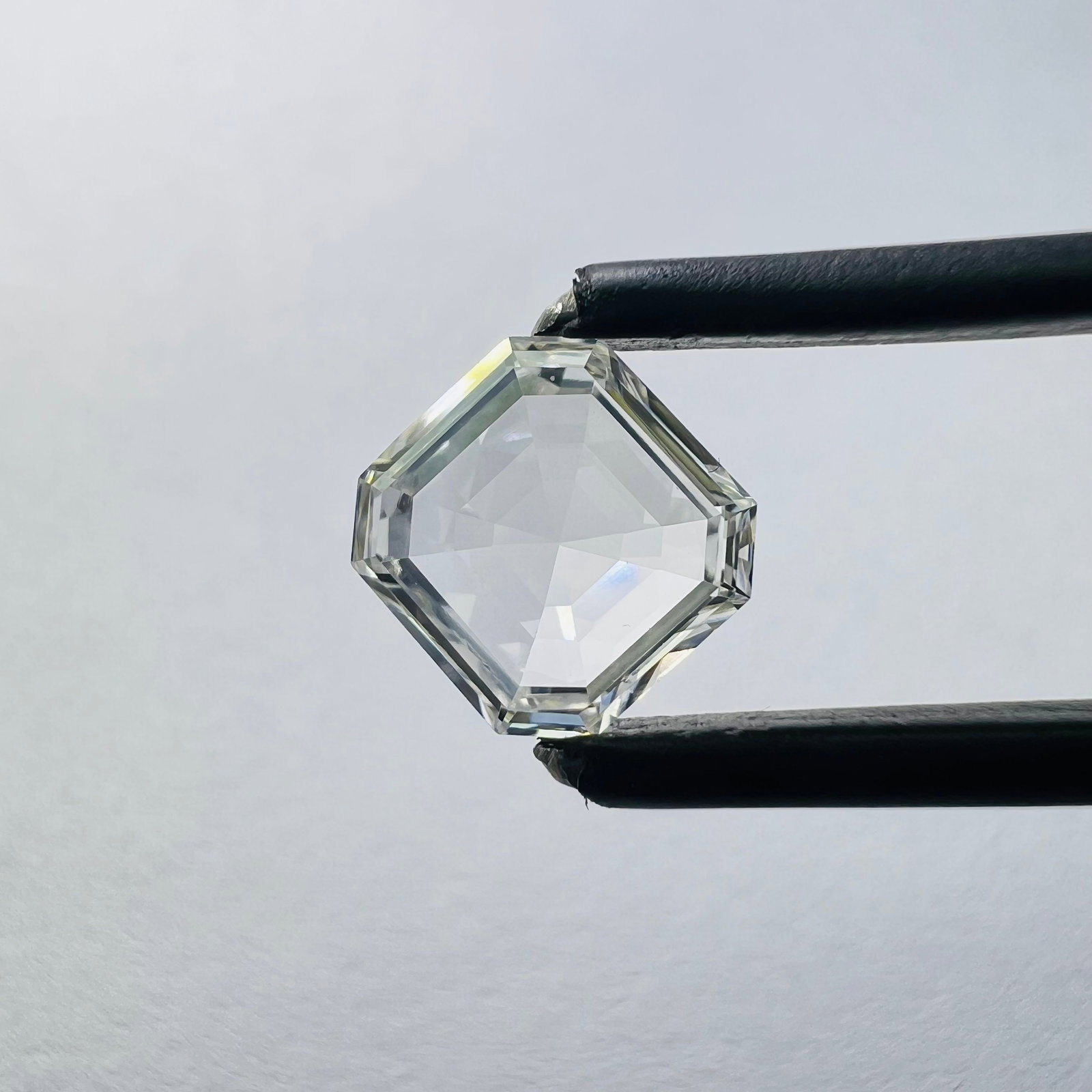 Emerald 0.87ct F VVS2 - Loose Lab Diamond: Emerald 0.87ct F VVS2 - Loose Lab Diamond Item Specifics: Source: This Is A Real Diamond Grown In A Lab Not Mined. Carat: 0.87 Cut: - Color: F Clarity: VVS2 Polish: VG Symmetry: VG Measurements: 3.87L