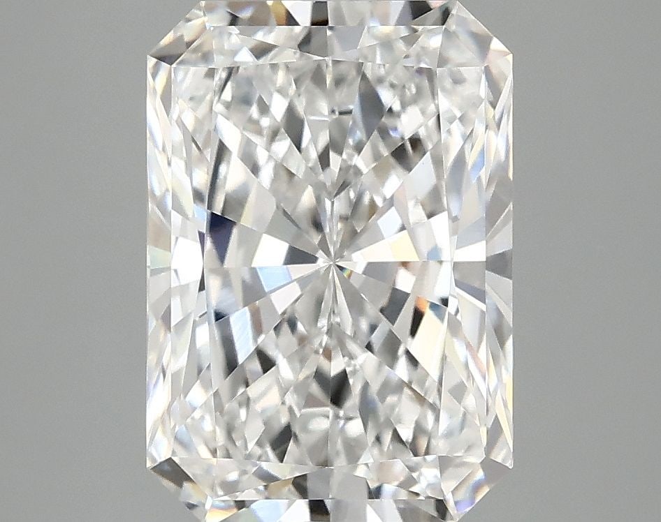 IGI Radiant 3.93ct E VVS2 - Loose Lab Diamond: IGI Radiant 3.93ct E VVS2 - Loose Lab Diamond Item Specifics: Source: This Is A Real Diamond Grown In A Lab Not Mined. Carat: 3.93 Cut: - Color: E Clarity: VVS2 Polish: EX Symmetry: EX Measurements: 1