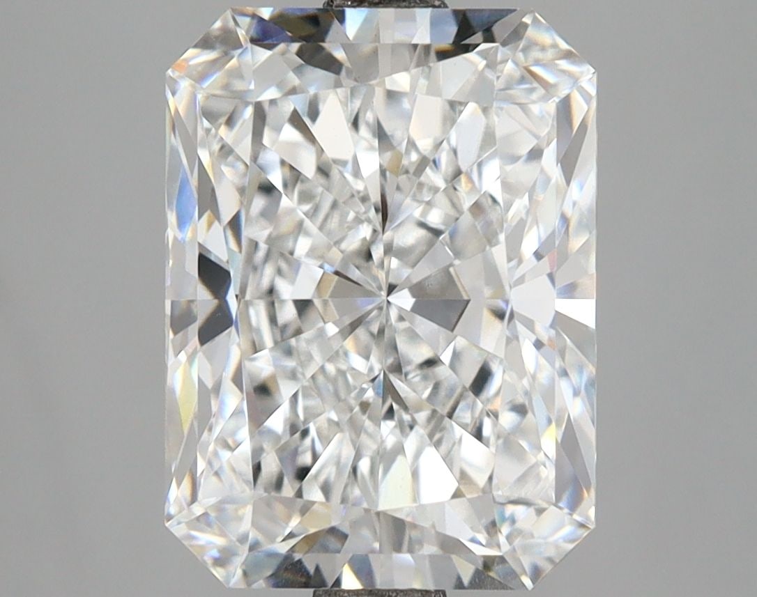 IGI Radiant 5.04ct E VVS2 - Loose Lab Diamond: IGI Radiant 5.04ct E VVS2 - Loose Lab Diamond Item Specifics: Source: This Is A Real Diamond Grown In A Lab Not Mined. Carat: 5.04 Cut: - Color: E Clarity: VVS2 Polish: EX Symmetry: EX Measurements: 1
