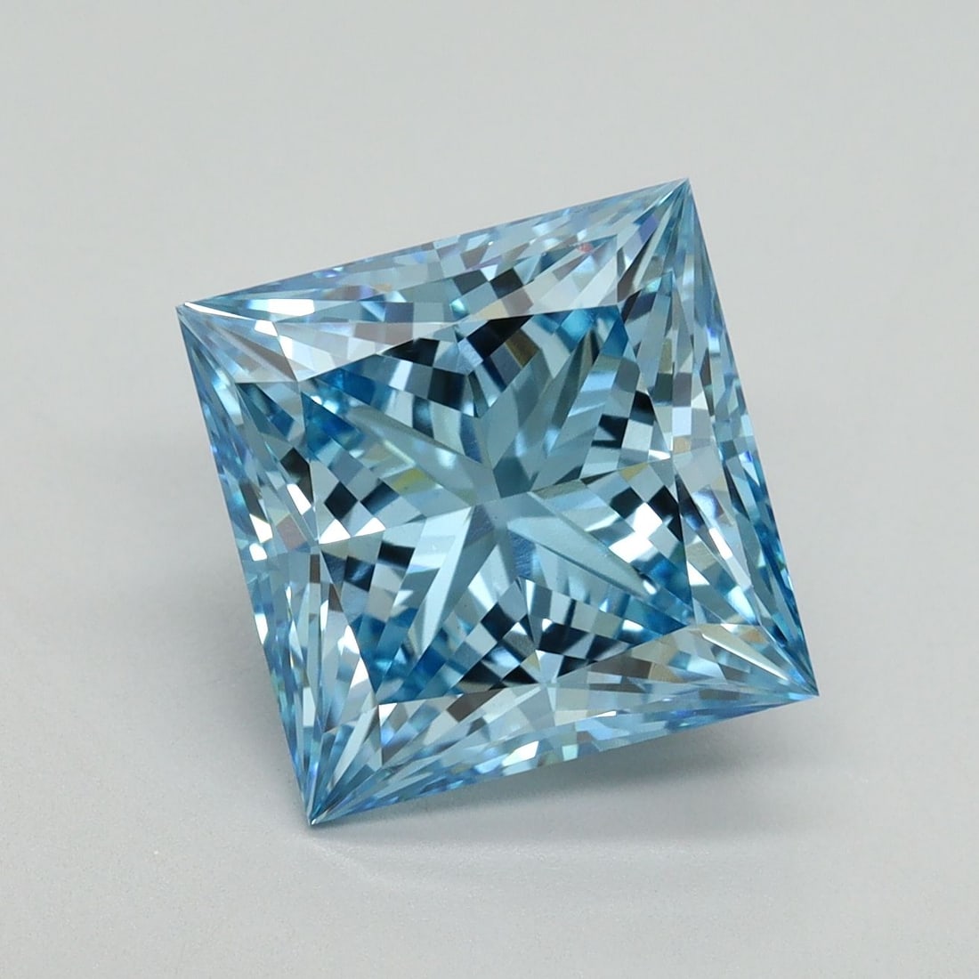 IGI Princess 5.05ct Fancy Vivid Blue VVS2 - Loose Lab Diamond: IGI Princess 5.05ct Fancy Vivid Blue VVS2 - Loose Lab Diamond Item Specifics: Source: This Is A Real Diamond Grown In A Lab Not Mined. Carat: 5.05 Cut: - Color: Fancy Vivid Blue Clarity: VVS2 Polish: 