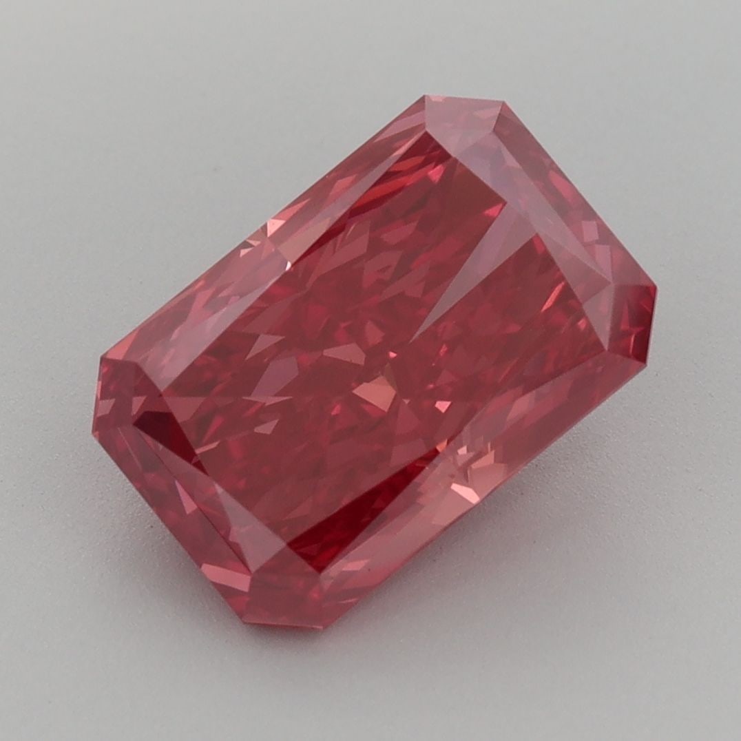 IGI Radiant 3.15ct Fancy Vivid Red VVS2 - Loose Lab Diamond: IGI Radiant 3.15ct Fancy Vivid Red VVS2 - Loose Lab Diamond Item Specifics: Source: This Is A Real Diamond Grown In A Lab Not Mined. Carat: 3.15 Cut: - Color: Fancy Vivid Red Clarity: VVS2 Polish: EX