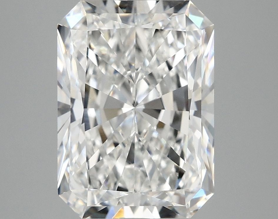 IGI Radiant 4.04ct E VVS2 - Loose Lab Diamond: IGI Radiant 4.04ct E VVS2 - Loose Lab Diamond Item Specifics: Source: This Is A Real Diamond Grown In A Lab Not Mined. Carat: 4.04 Cut: - Color: E Clarity: VVS2 Polish: EX Symmetry: EX Measurements: 1