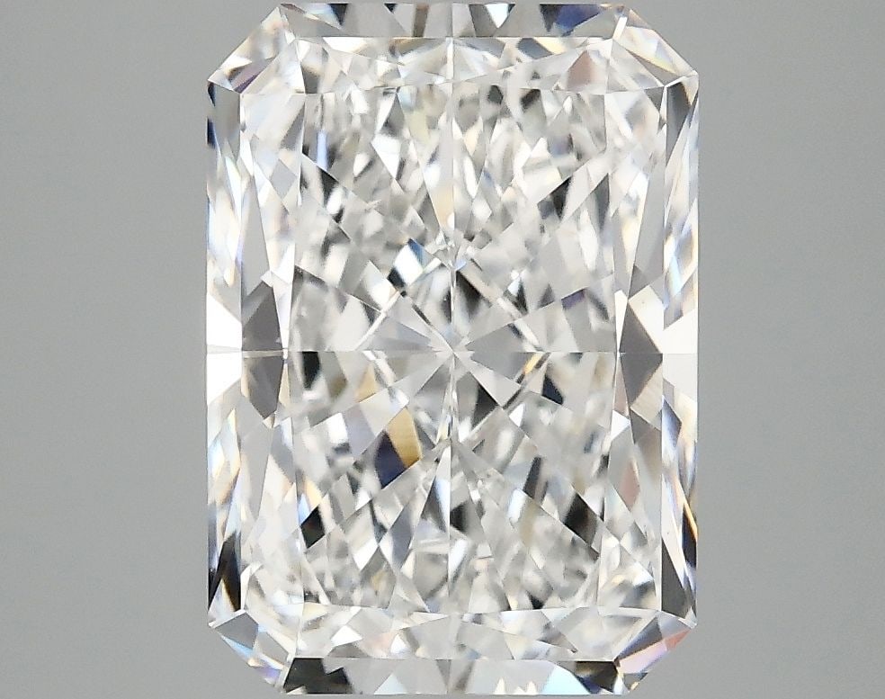 IGI Radiant 4.05ct E VVS2 - Loose Lab Diamond: IGI Radiant 4.05ct E VVS2 - Loose Lab Diamond Item Specifics: Source: This Is A Real Diamond Grown In A Lab Not Mined. Carat: 4.05 Cut: - Color: E Clarity: VVS2 Polish: EX Symmetry: EX Measurements: 1