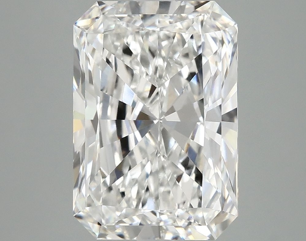 IGI Radiant 3.97ct E VVS2 - Loose Lab Diamond: IGI Radiant 3.97ct E VVS2 - Loose Lab Diamond Item Specifics: Source: This Is A Real Diamond Grown In A Lab Not Mined. Carat: 3.97 Cut: - Color: E Clarity: VVS2 Polish: EX Symmetry: EX Measurements: 1