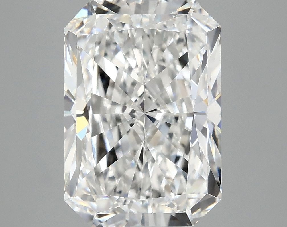 IGI Radiant 3.86ct E VVS2 - Loose Lab Diamond: IGI Radiant 3.86ct E VVS2 - Loose Lab Diamond Item Specifics: Source: This Is A Real Diamond Grown In A Lab Not Mined. Carat: 3.86 Cut: - Color: E Clarity: VVS2 Polish: EX Symmetry: EX Measurements: 1
