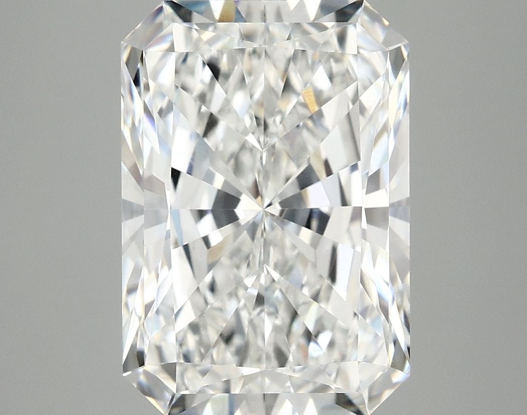 IGI Radiant 4.99ct E VVS2 - Loose Lab Diamond: IGI Radiant 4.99ct E VVS2 - Loose Lab Diamond Item Specifics: Source: This Is A Real Diamond Grown In A Lab Not Mined. Carat: 4.99 Cut: - Color: E Clarity: VVS2 Polish: EX Symmetry: EX Measurements: 1