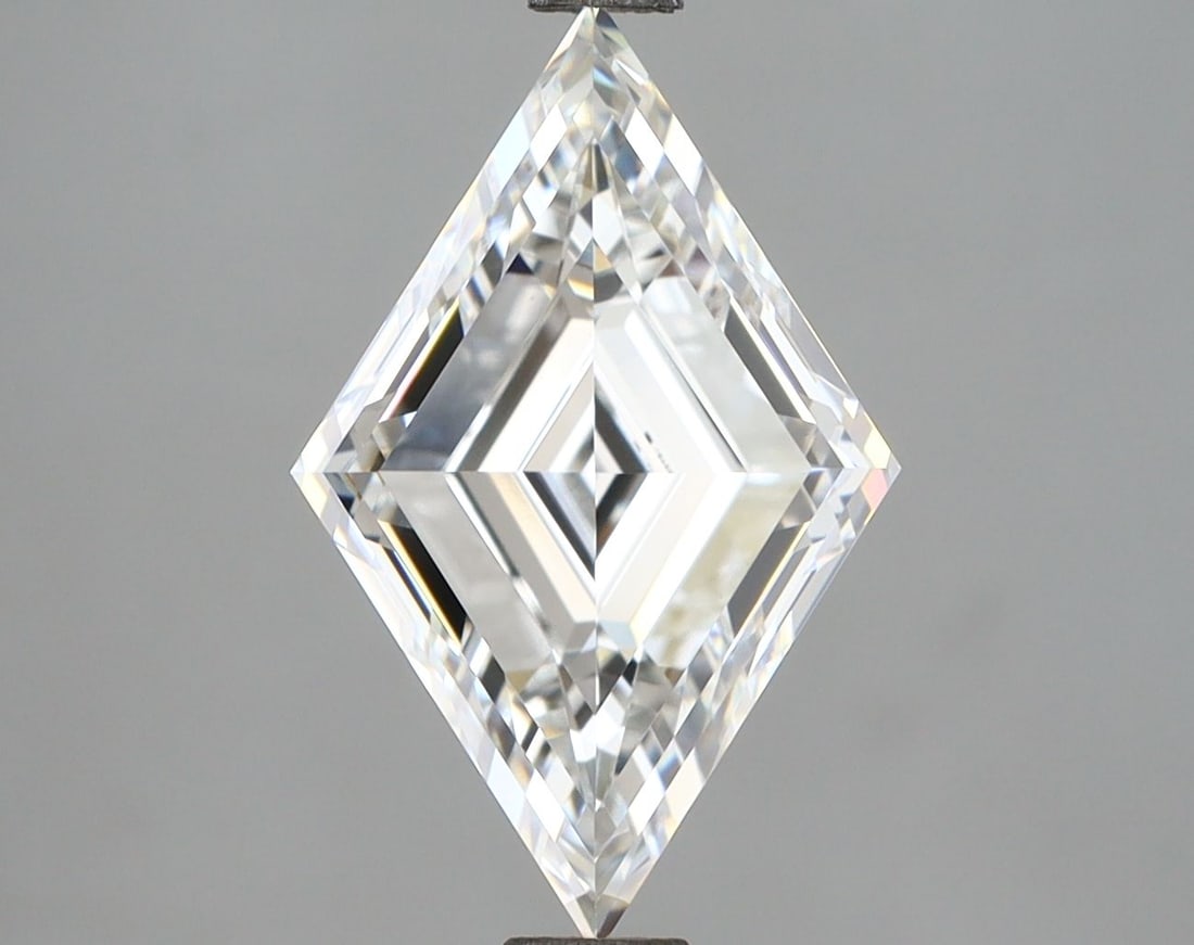 IGI Lozenge 3.32ct E VVS2 - Loose Lab Diamond: IGI Lozenge 3.32ct E VVS2 - Loose Lab Diamond Item Specifics: Source: This Is A Real Diamond Grown In A Lab Not Mined. Carat: 3.32 Cut: - Color: E Clarity: VVS2 Polish: EX Symmetry: EX Measurements: 1